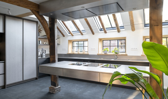 Keuken met zwevend eiland 