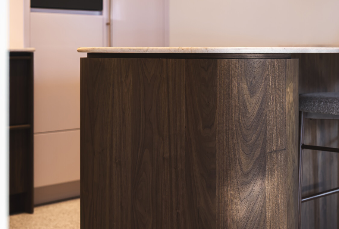 Keuken met Amerikaans notenhout